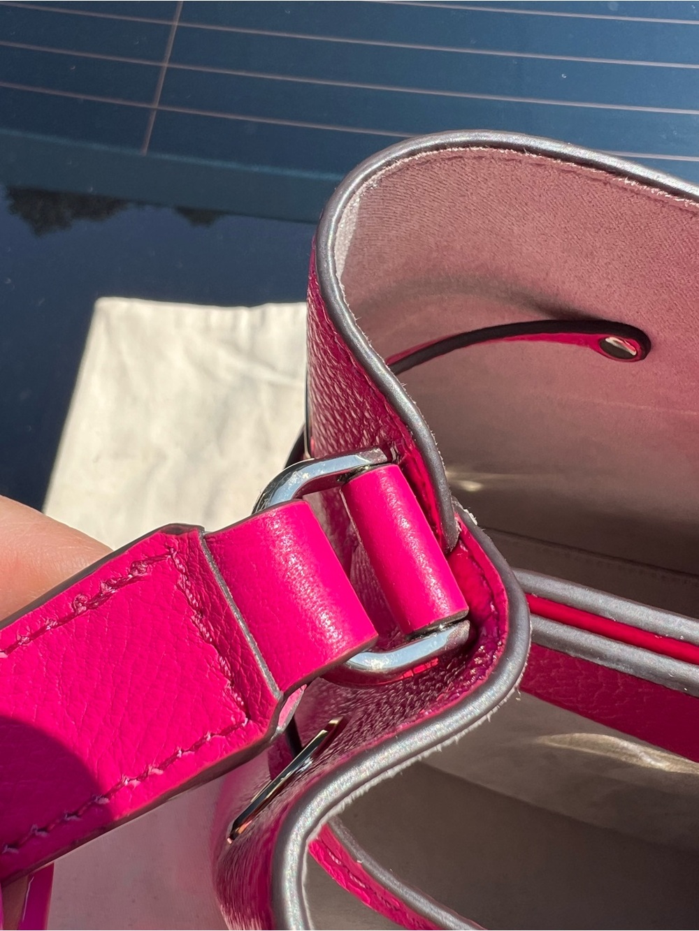 Kate Spade small leather Bucket/shoulder/crossbody bag - Picture 10 of 11
